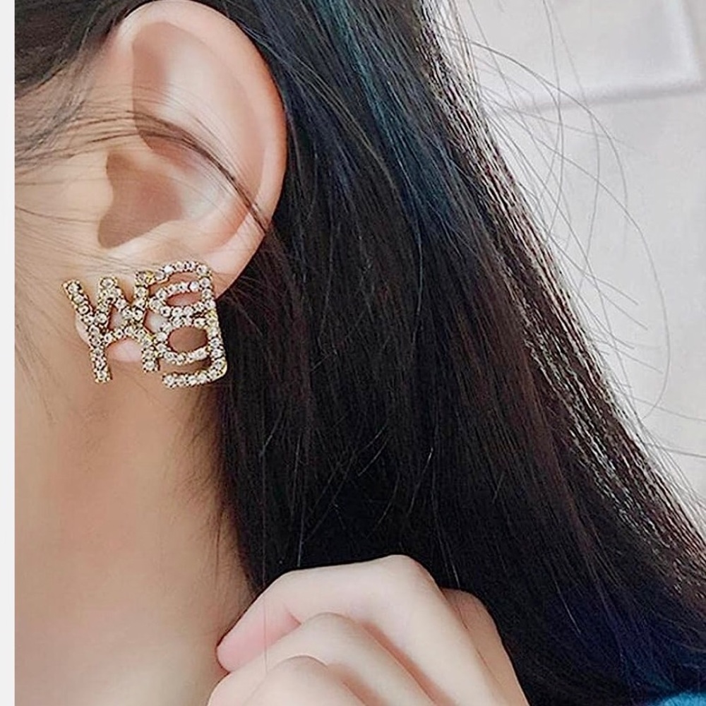 Wang earrings - Picture 2 of 4